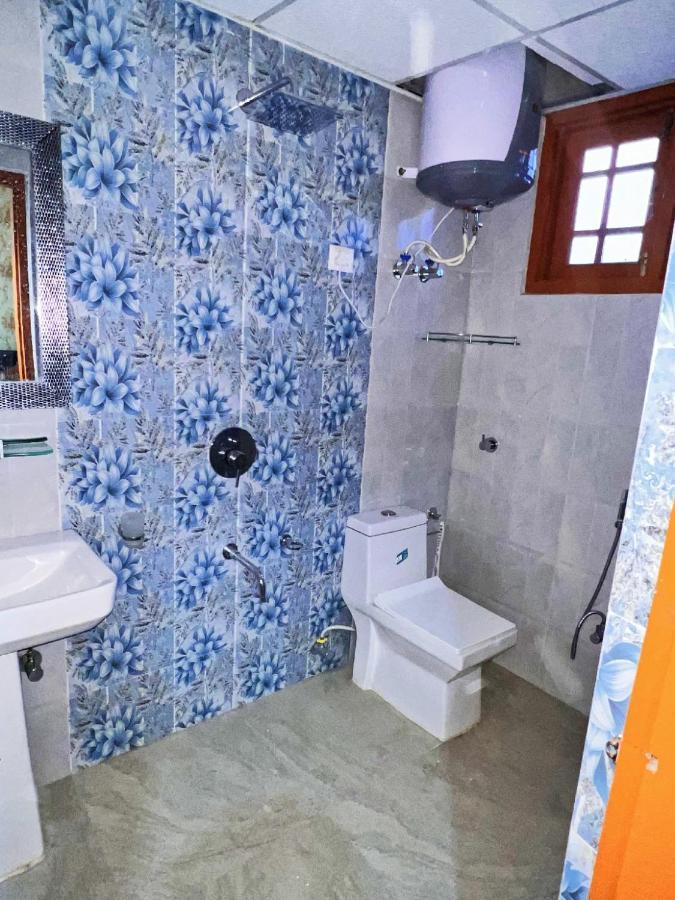 Roseline Inn Srīnagar Extérieur photo
