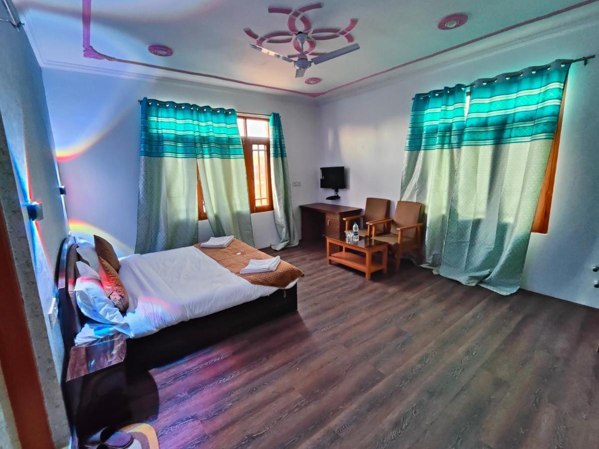 Roseline Inn Srīnagar Extérieur photo