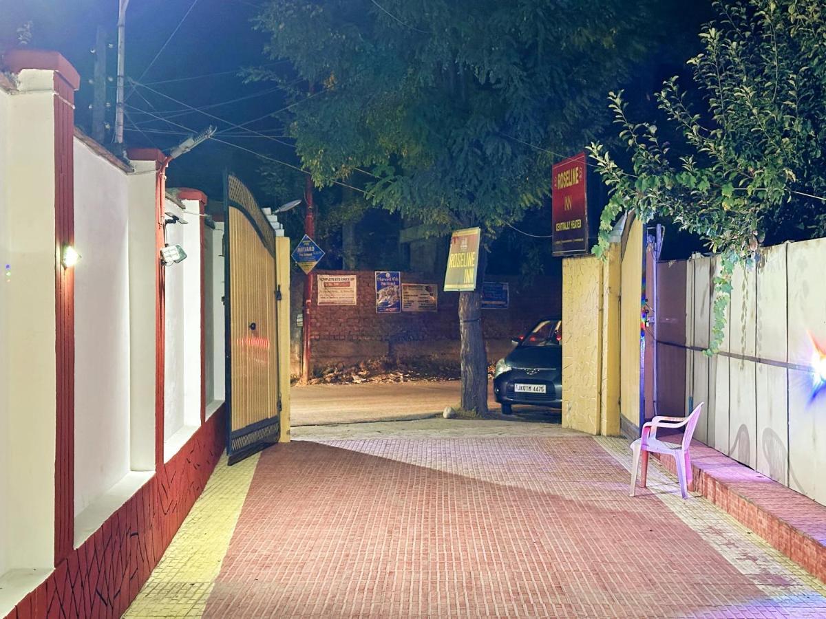 Roseline Inn Srīnagar Extérieur photo