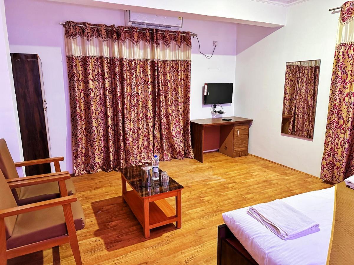 Roseline Inn Srīnagar Extérieur photo