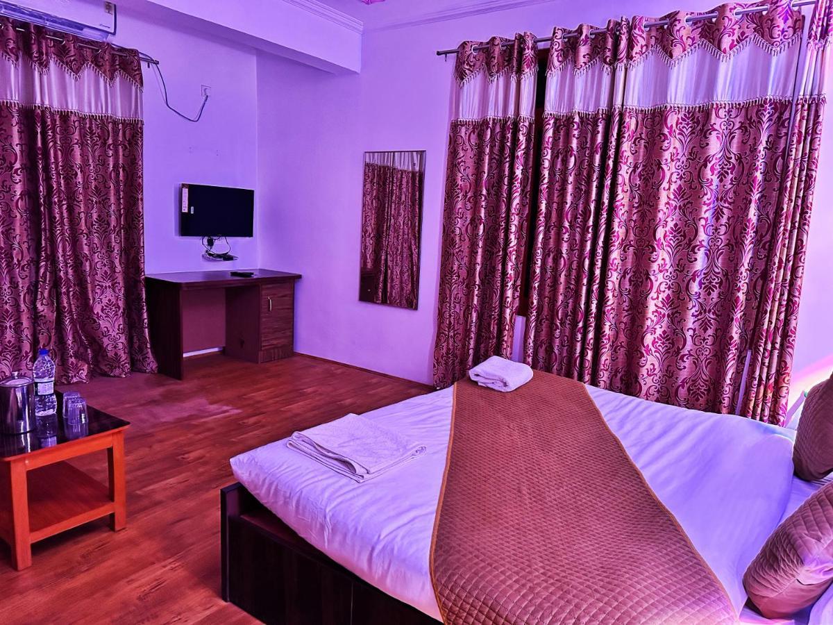 Roseline Inn Srīnagar Extérieur photo
