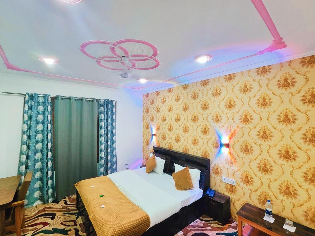 Roseline Inn Srīnagar Extérieur photo