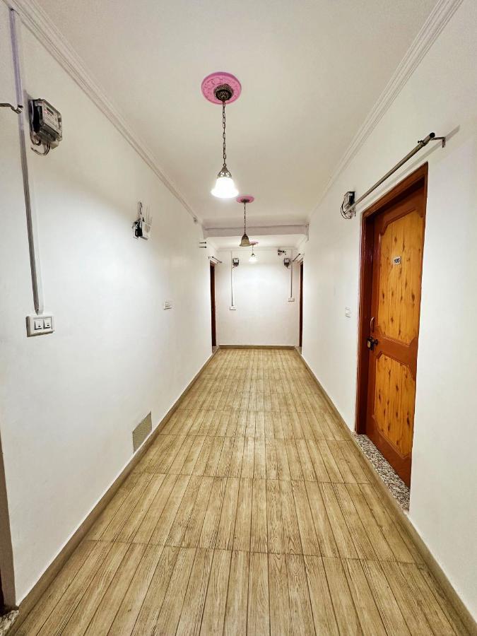 Roseline Inn Srīnagar Extérieur photo