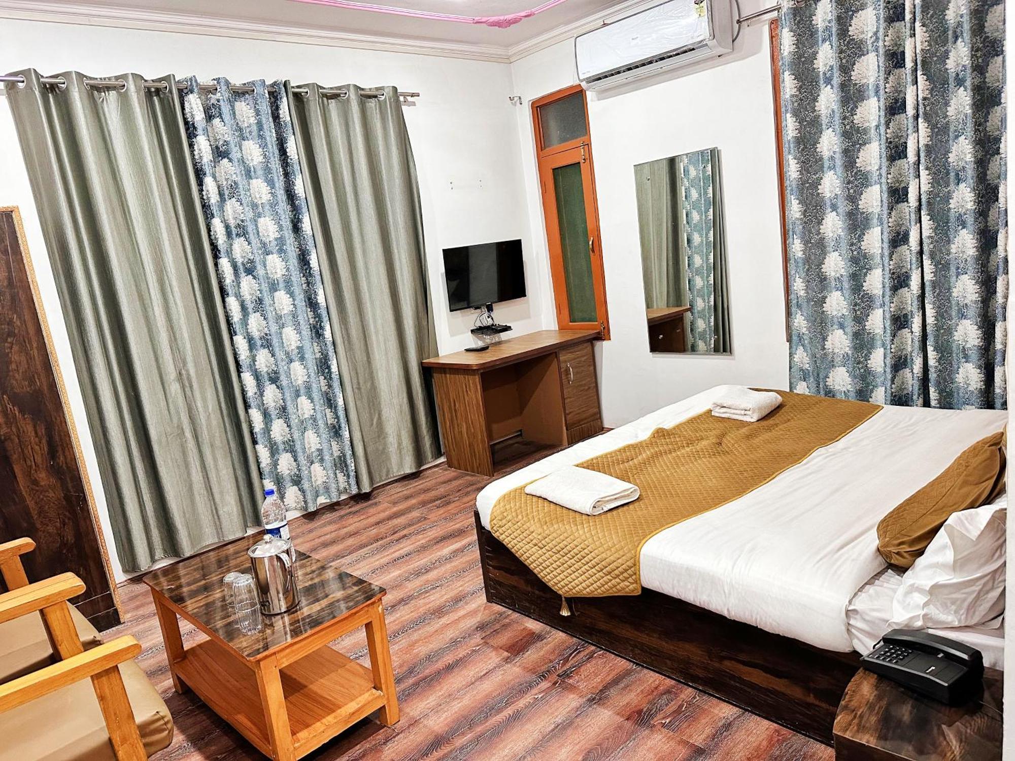 Roseline Inn Srīnagar Extérieur photo
