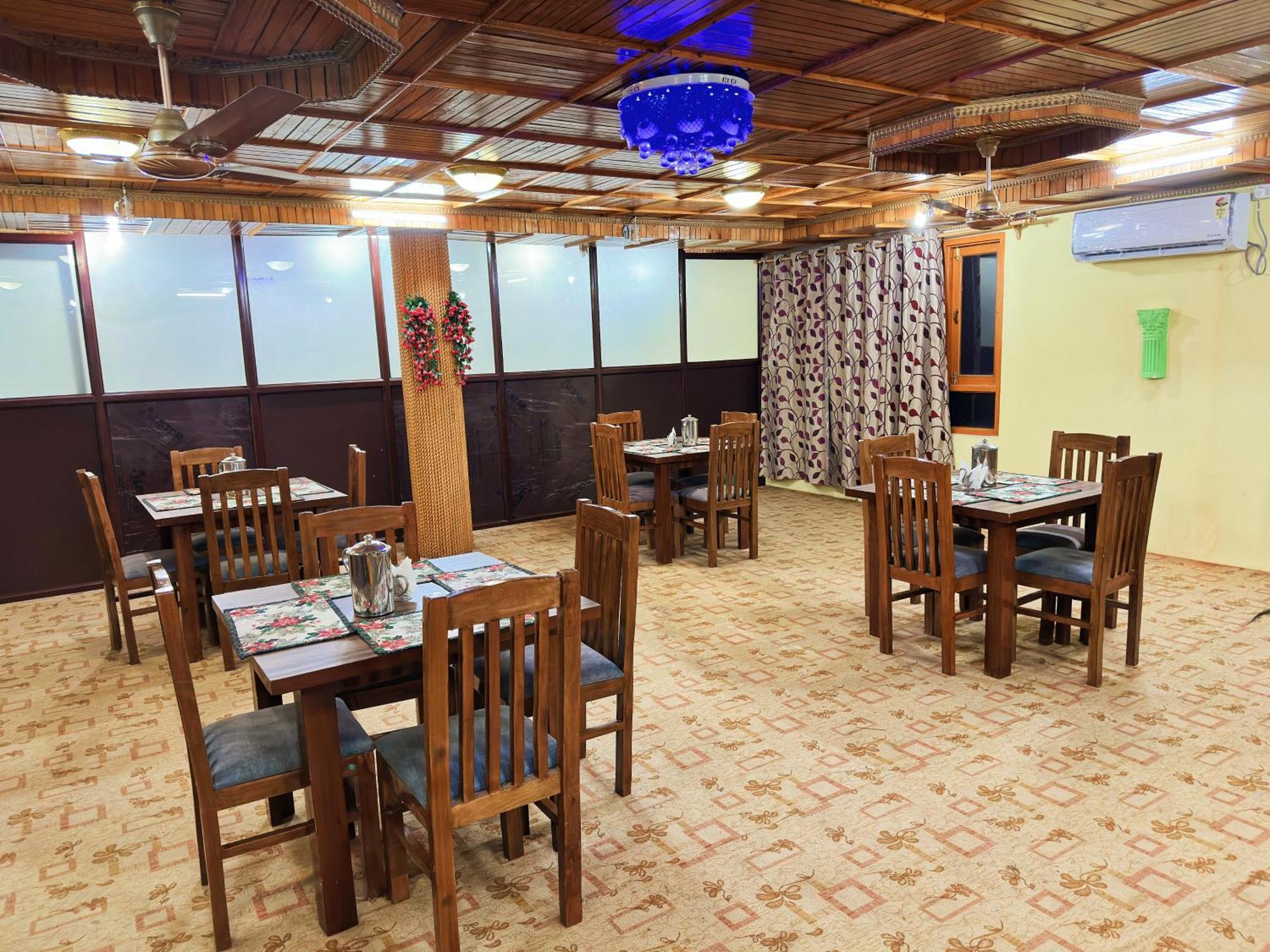 Roseline Inn Srīnagar Extérieur photo