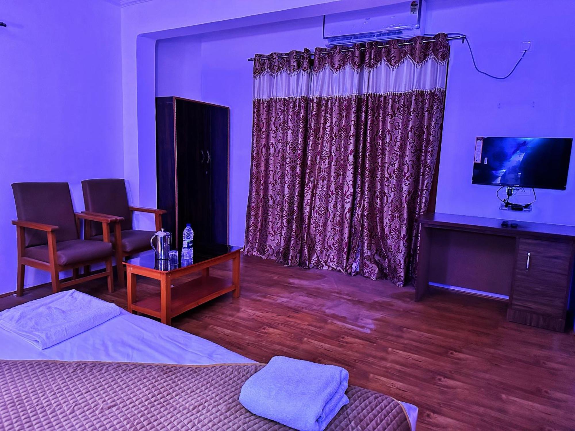 Roseline Inn Srīnagar Extérieur photo